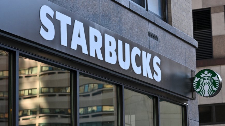Starbucks deberá pagar USD 50 millones a repartidor por quemaduras con té caliente